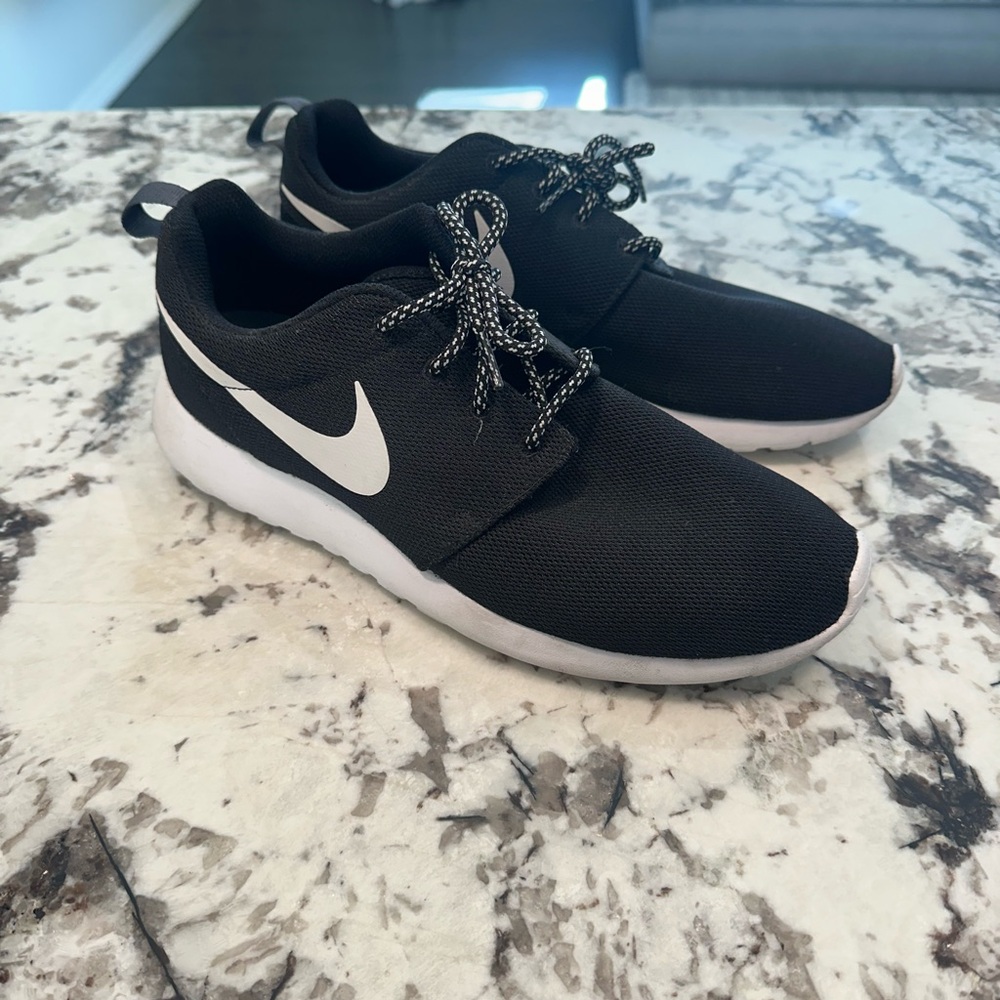 Like new Nike Roche